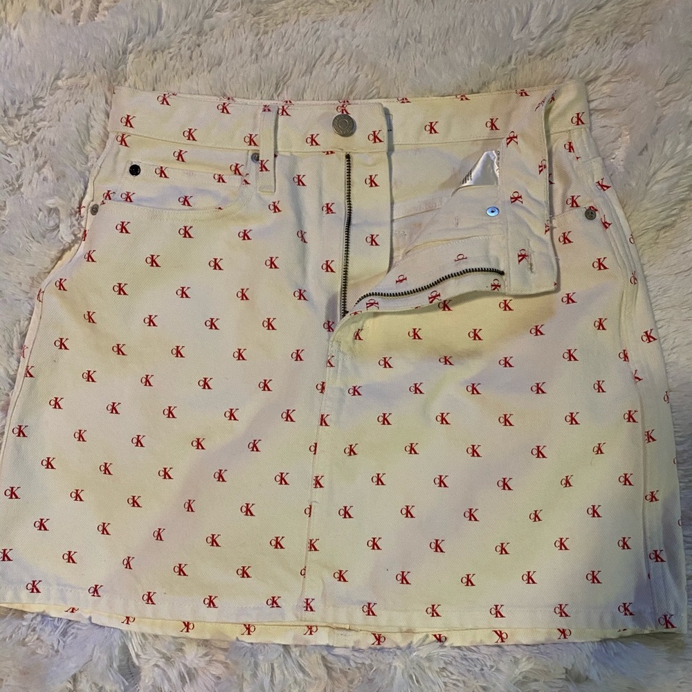 Calvin klein white jean monogram skirt